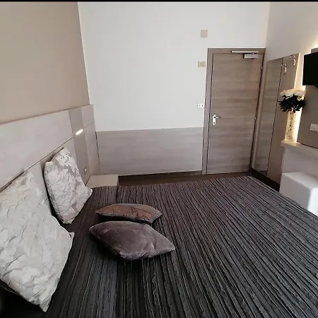 Отель Bi 3*