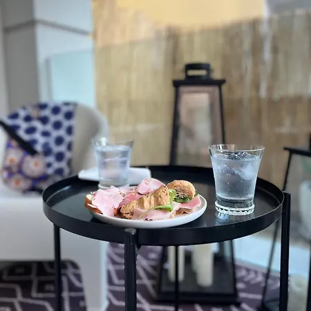 Bi Hotel