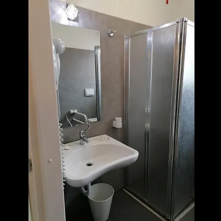 Bi Hotel